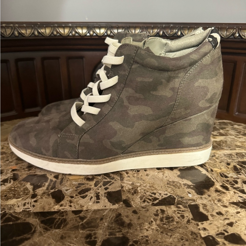 Dr. Scholl's Women's Jones Oxford Army Print